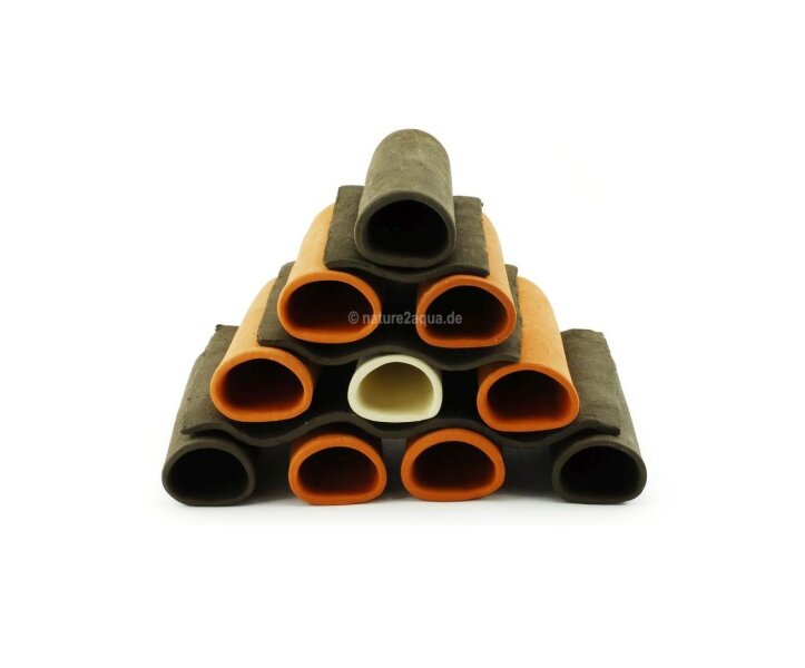 Stacking clay caves safely and space-savingly...