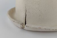 Clay discus spawning cone with gutter with defect No. 1